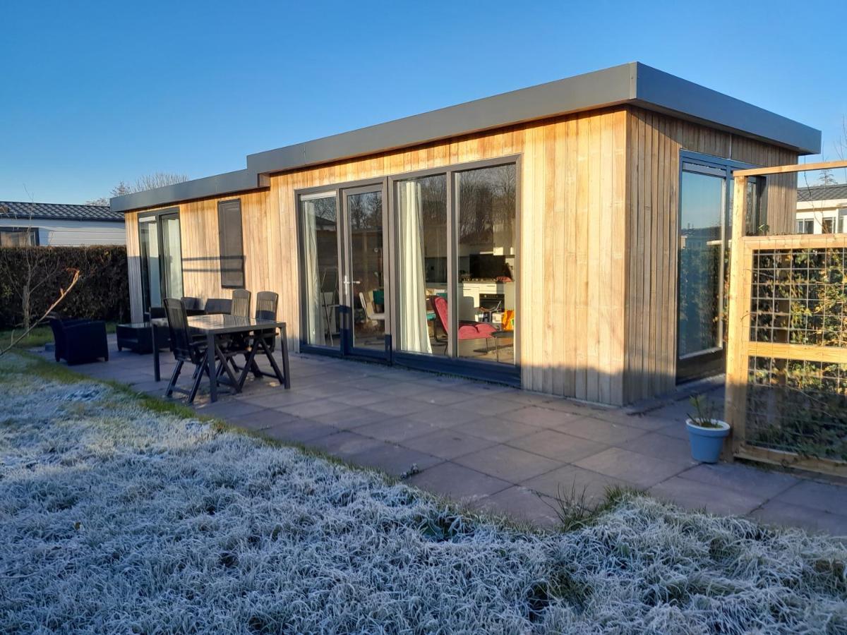 Luxe 5 Persoons Bungalow Op Rustig Vakantiepark Nabij Leeuwarden Dronrijp Εξωτερικό φωτογραφία