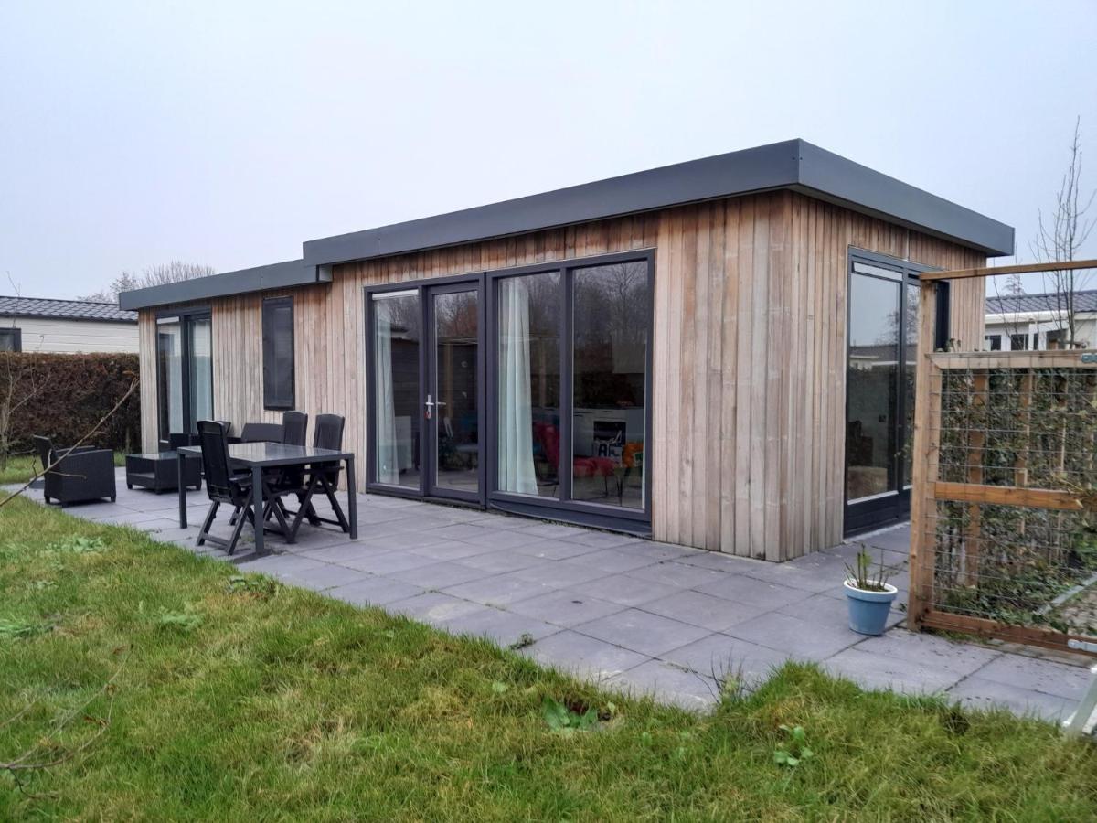 Luxe 5 Persoons Bungalow Op Rustig Vakantiepark Nabij Leeuwarden Dronrijp Εξωτερικό φωτογραφία