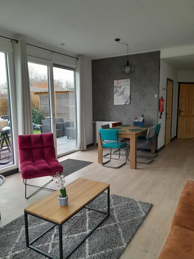 Luxe 5 Persoons Bungalow Op Rustig Vakantiepark Nabij Leeuwarden Dronrijp Εξωτερικό φωτογραφία