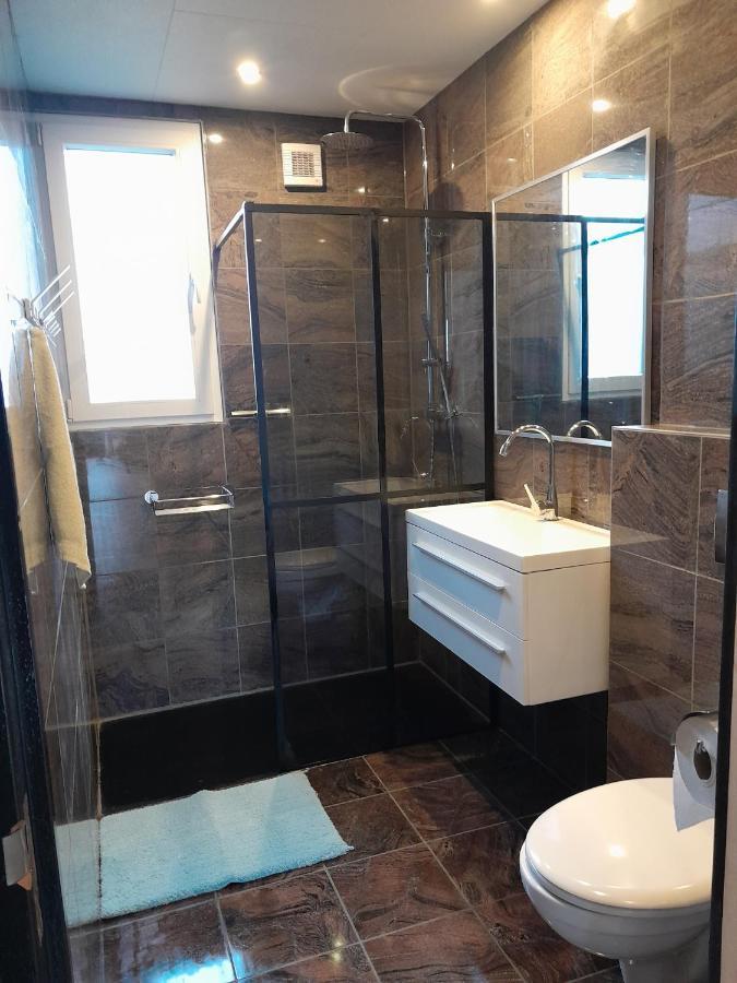 Luxe 5 Persoons Bungalow Op Rustig Vakantiepark Nabij Leeuwarden Dronrijp Εξωτερικό φωτογραφία