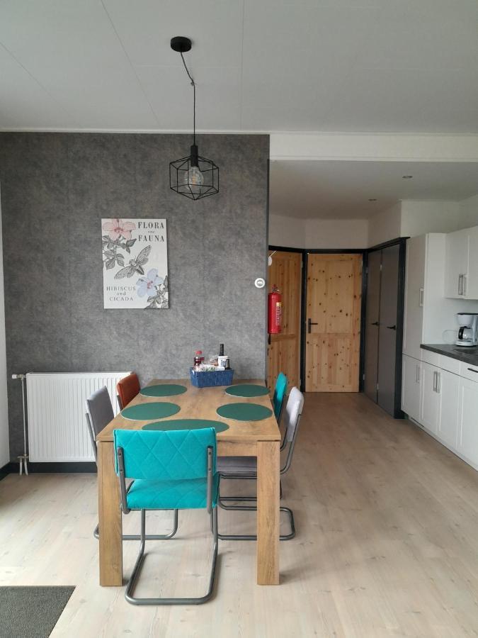 Luxe 5 Persoons Bungalow Op Rustig Vakantiepark Nabij Leeuwarden Dronrijp Εξωτερικό φωτογραφία